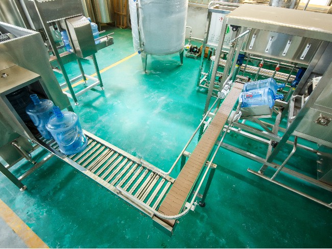 大型桶裝水設(shè)備一套多少錢 大型桶裝水設(shè)備一套多少錢