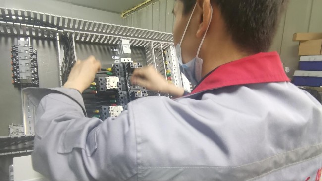 反滲透設(shè)備價格是多少？怎么定制