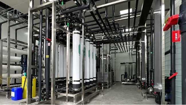 單級反滲透水處理設(shè)備廠家-20t水處理反滲透設(shè)備